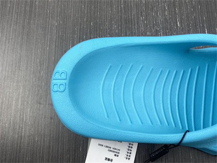 BLCG SLIPPERS