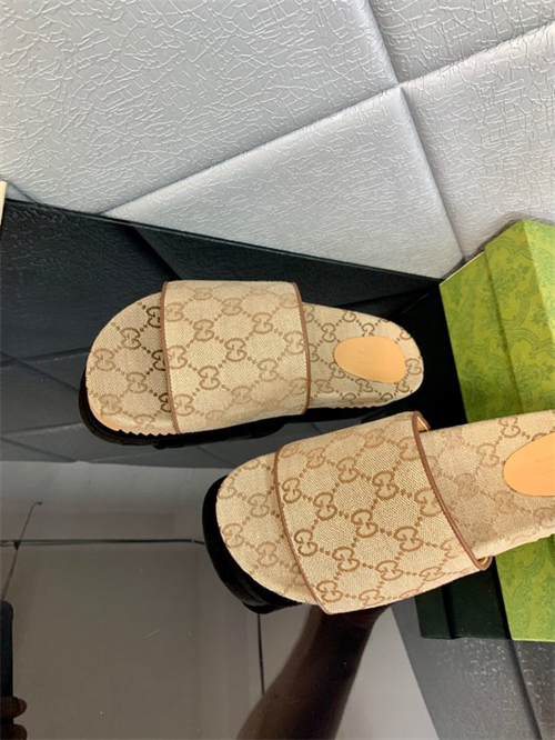 Gocci Slipper