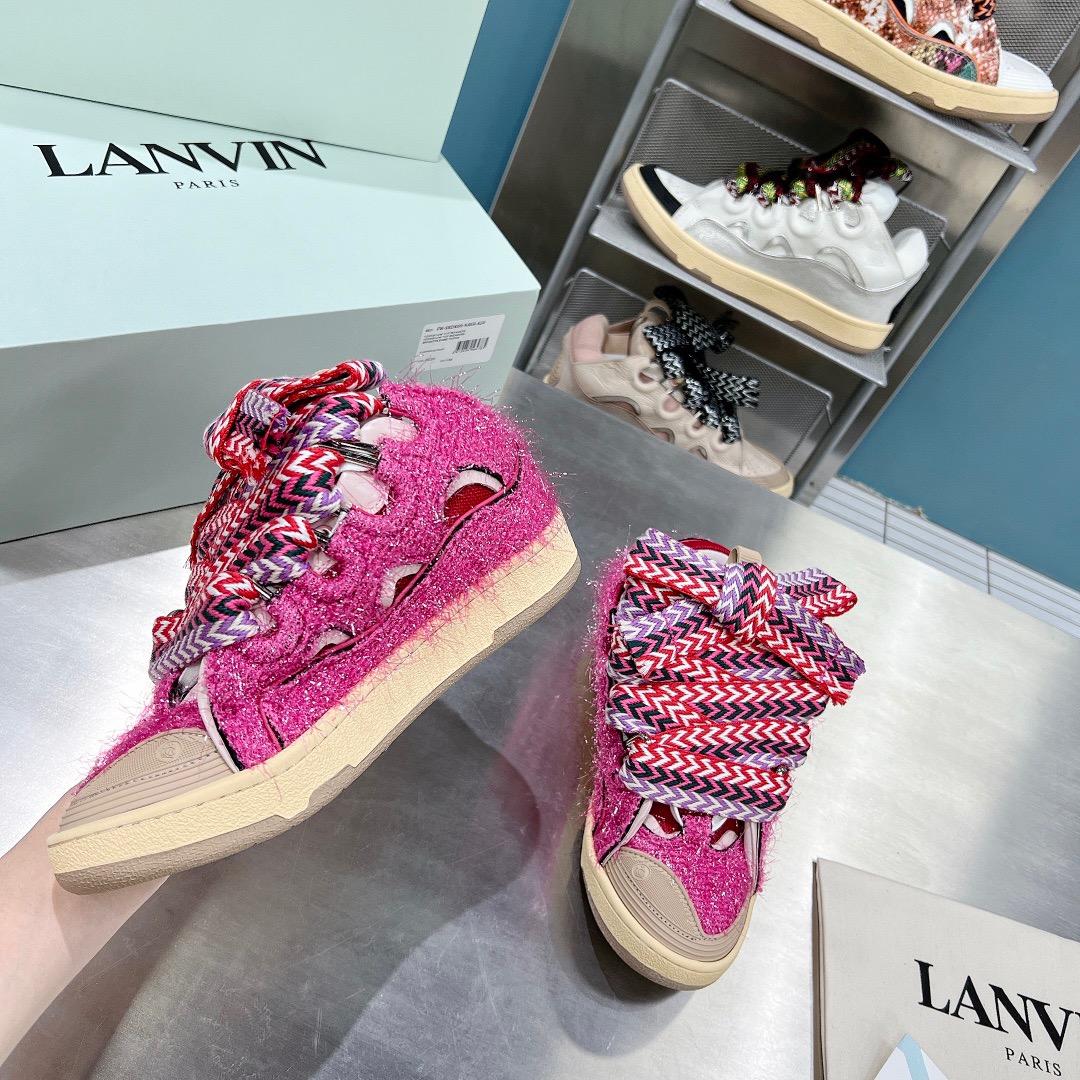 Lanvon Leather Curb 1