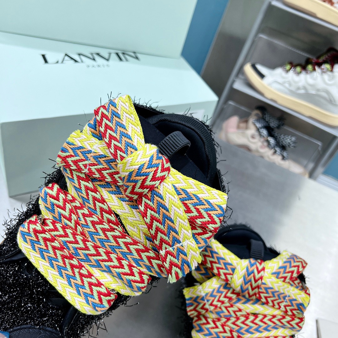 Lanvon Leather Curb 4