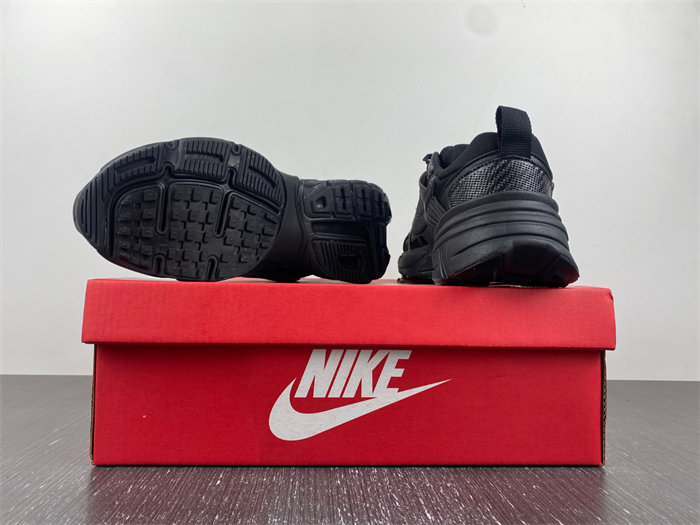 NIKEV2K Runtekk 3XL  FD0736-001