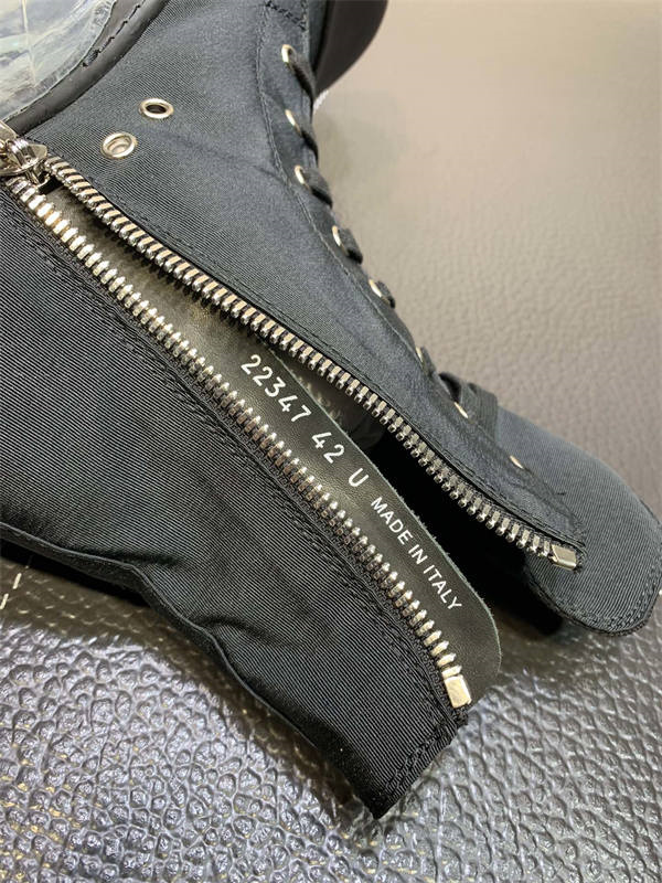 RI*K OWENS SNEAKERS