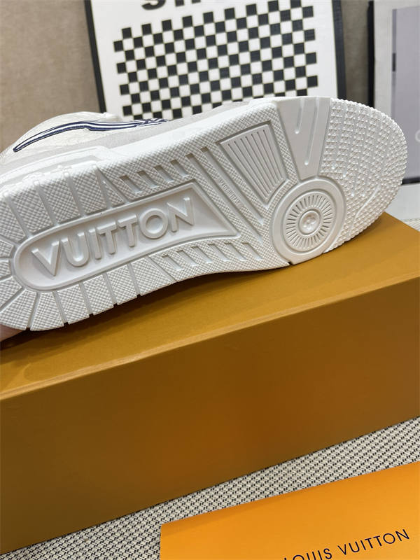 LV093