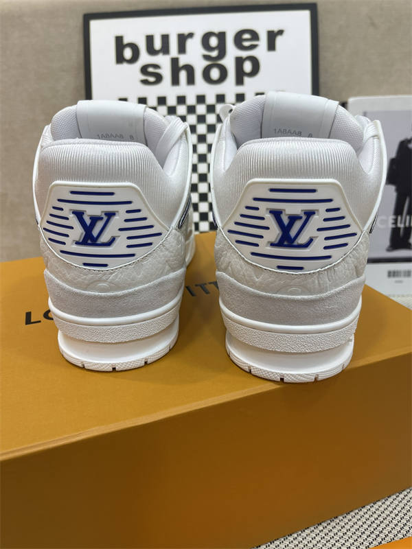 LV093