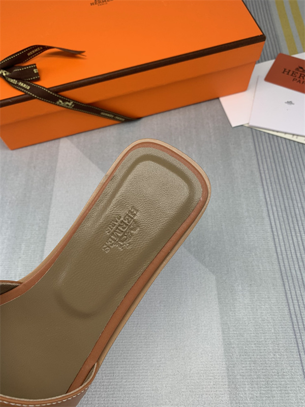 H Slipper