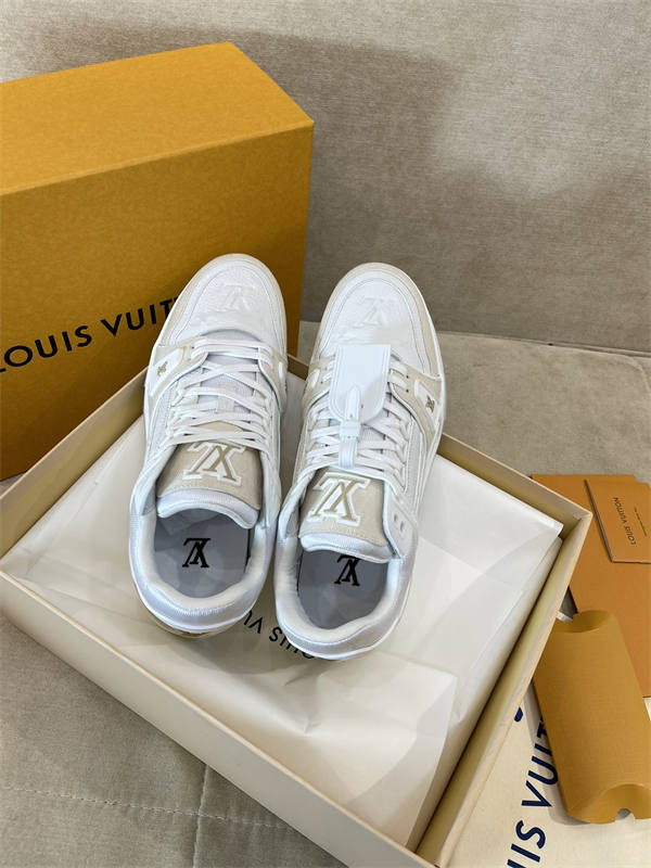 LV122