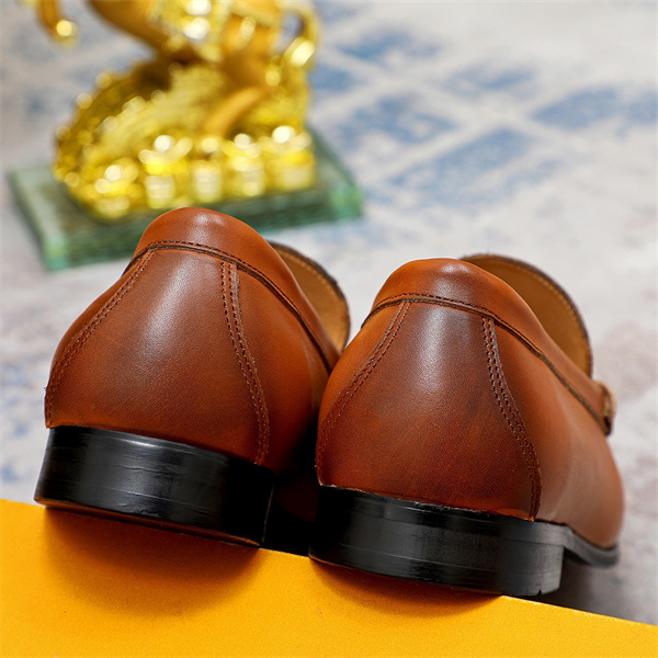 Lv Loafer 015