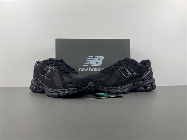 New Balance Black M1906RWF