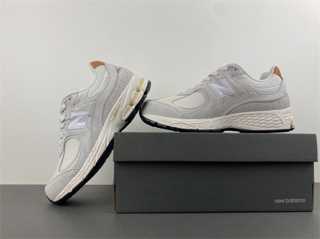 new balance NB 2002