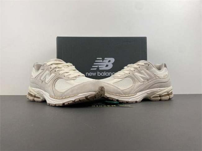 new balance NB 2002