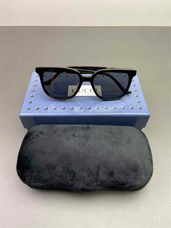 GUCCI GLASSES