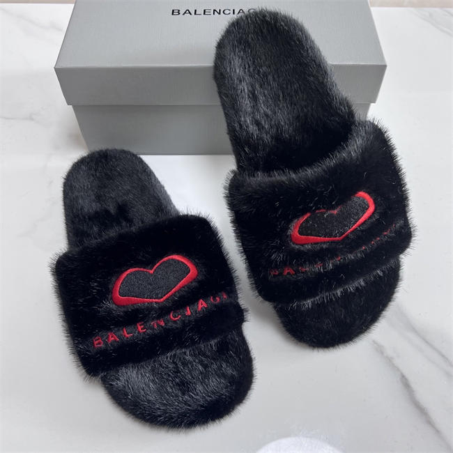BLCG SLIPPERS