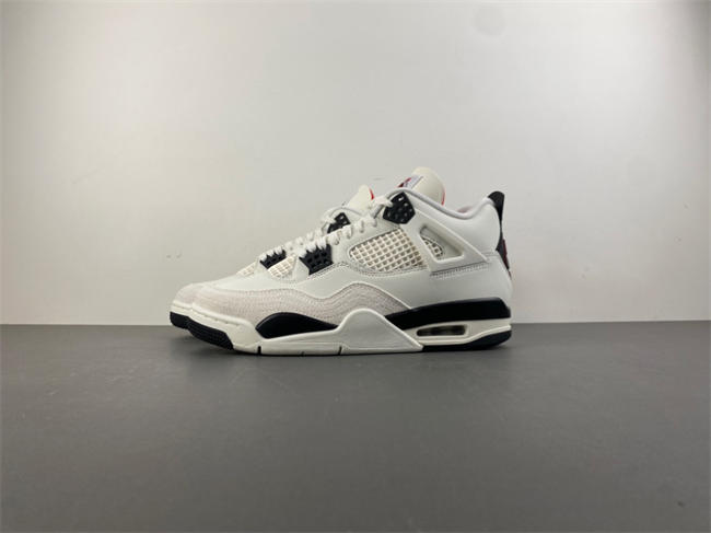 Air Jordan 4“Flight Club”  Sail/Black-University Red